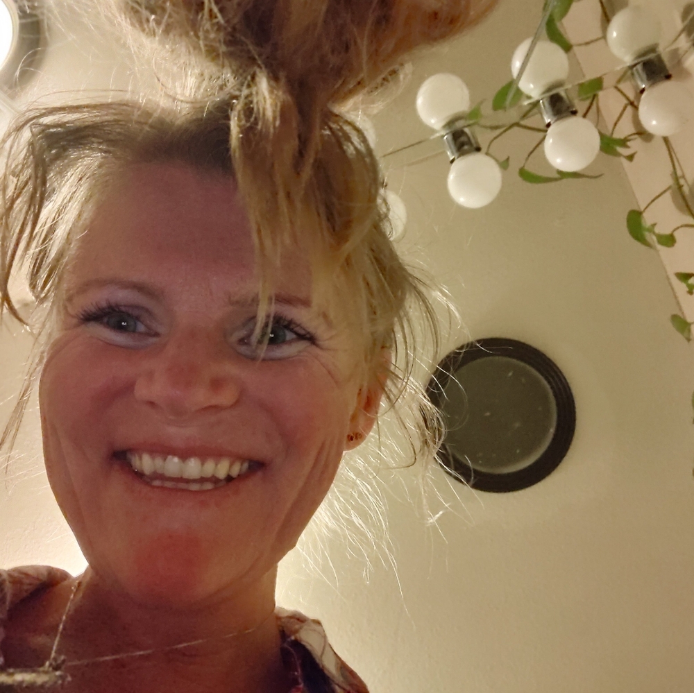 Meet your Posher, Julie